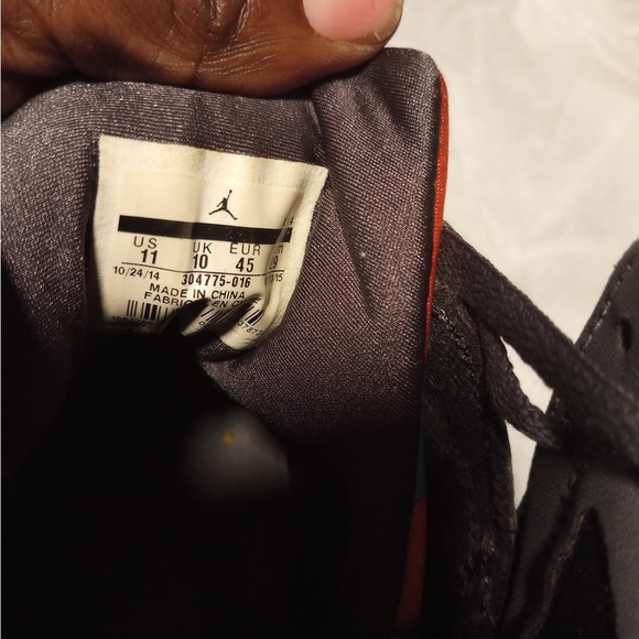 Men Jordan sneakers - Picture 3 of 6